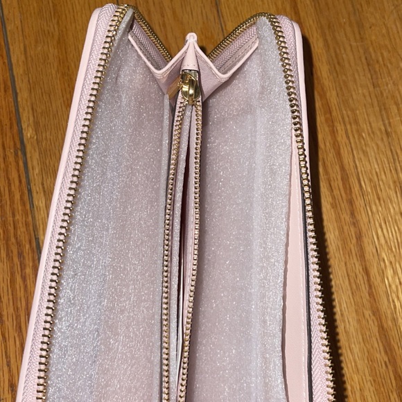 Tory Burch Alexa Quilted Leather Wallet - Picture 8 of 11